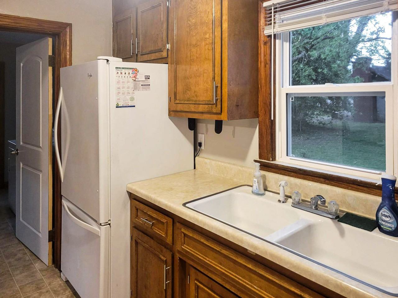 Maplewood Ave - Photo 3 of 34