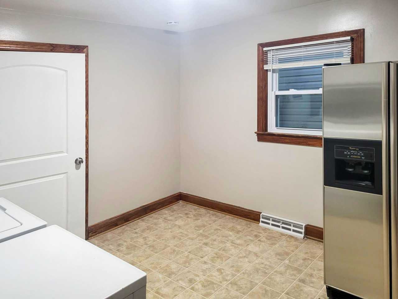 Maplewood Ave - Photo 4 of 34