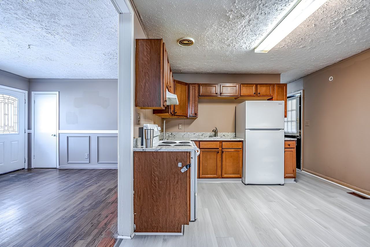 Essex Dr - Photo 6 of 22