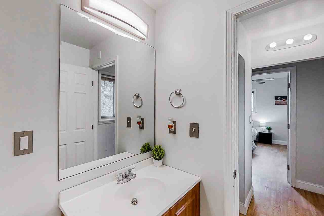 Howard Cir - Photo 7 of 10