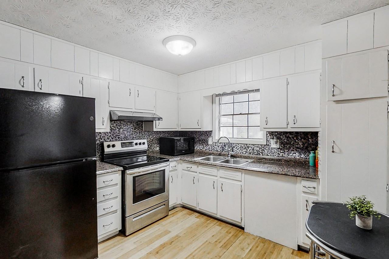 Opel St - Photo 2 of 9