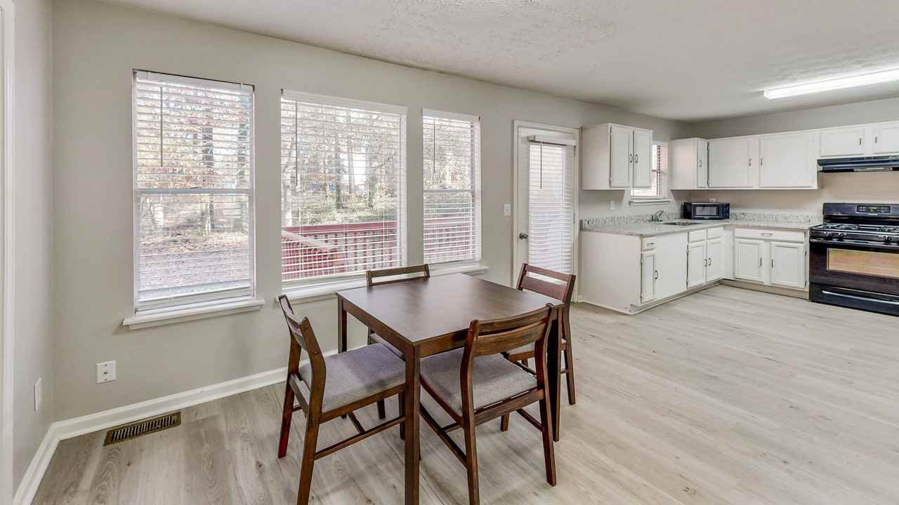 Lake Dylan Ct - Photo 3 of 21