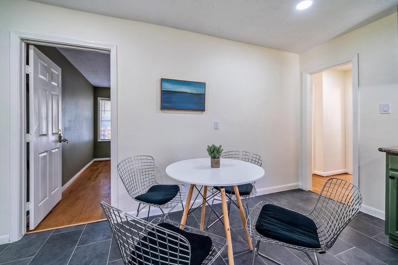 Sharondale Dr - Photo 7 of 23