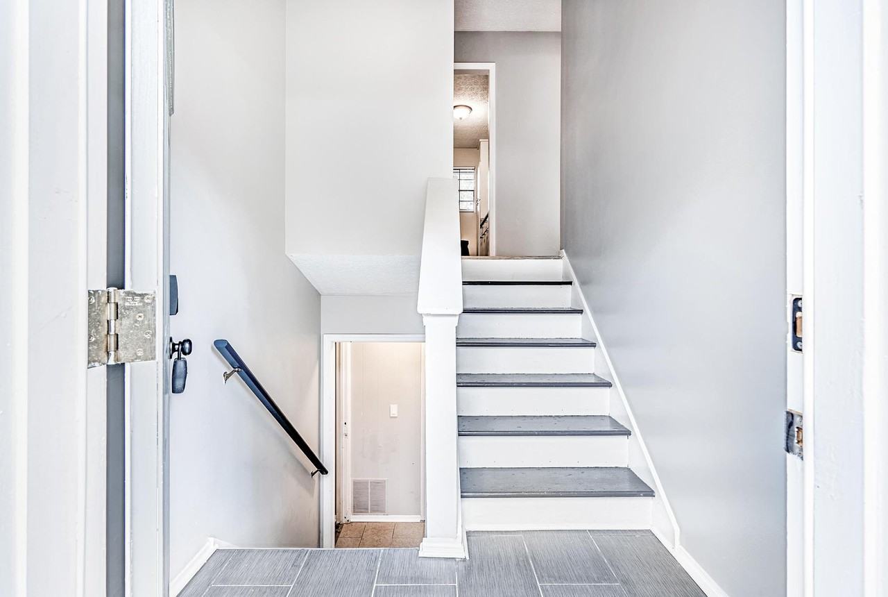 Gingham Ct - Photo 2 of 12