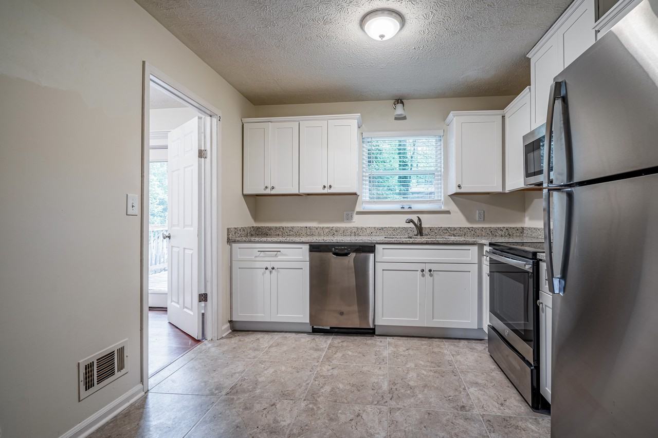 Diplomat Dr - Photo 4 of 13