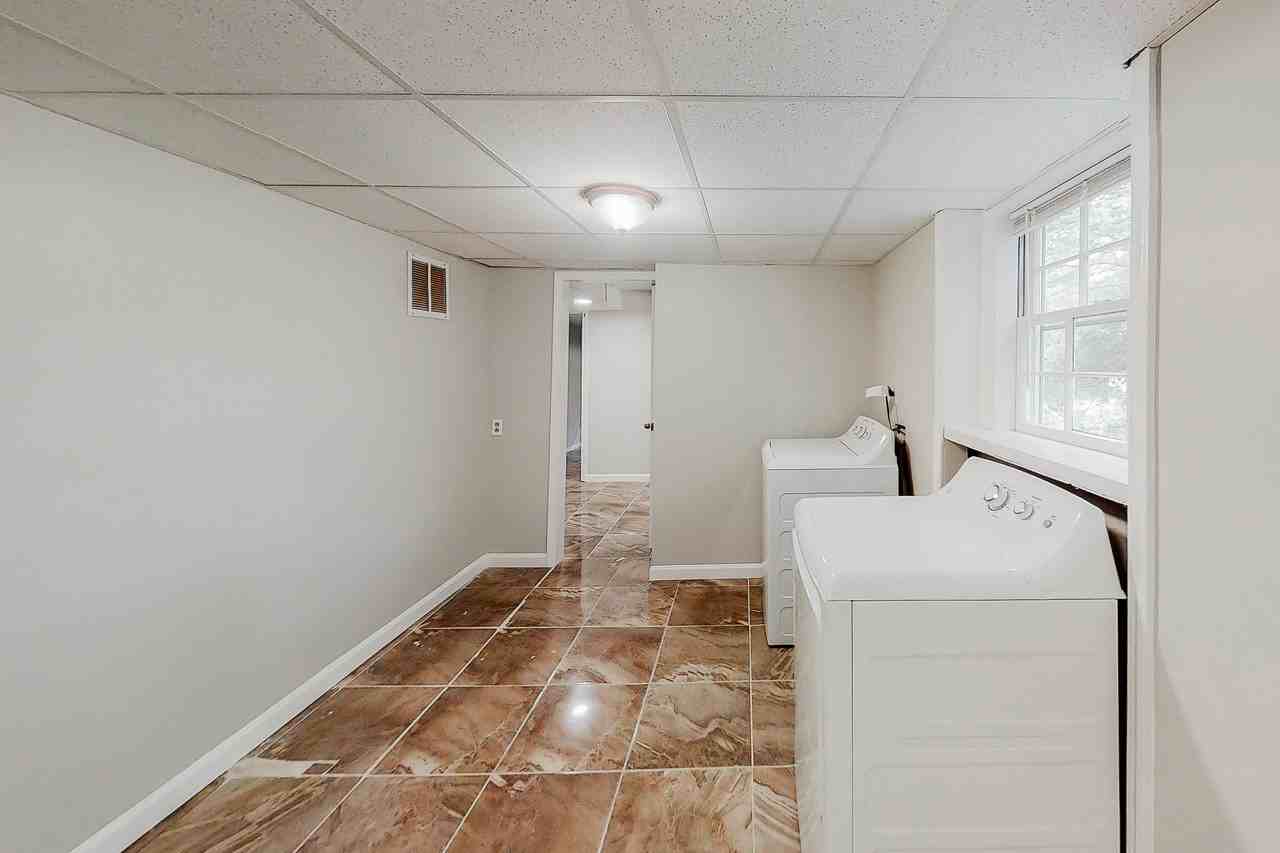 Anderson Dr - Photo 2 of 9