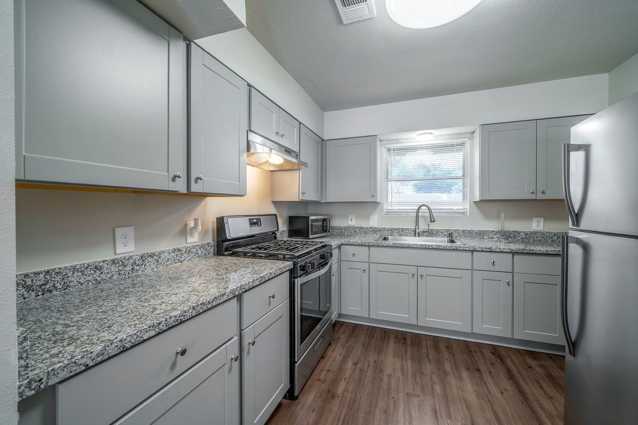 Schevers St - Photo 2 of 24