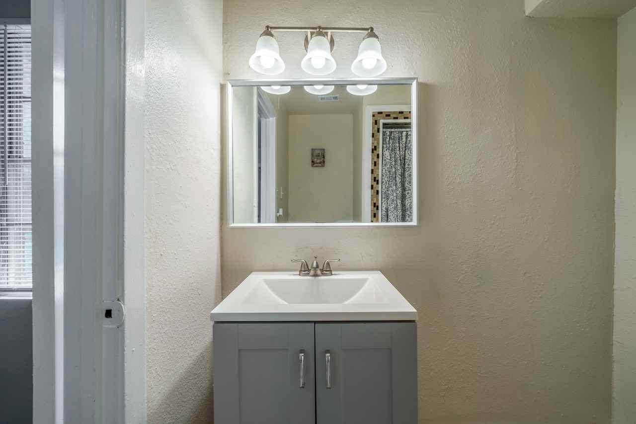 Schevers St - Photo 3 of 24