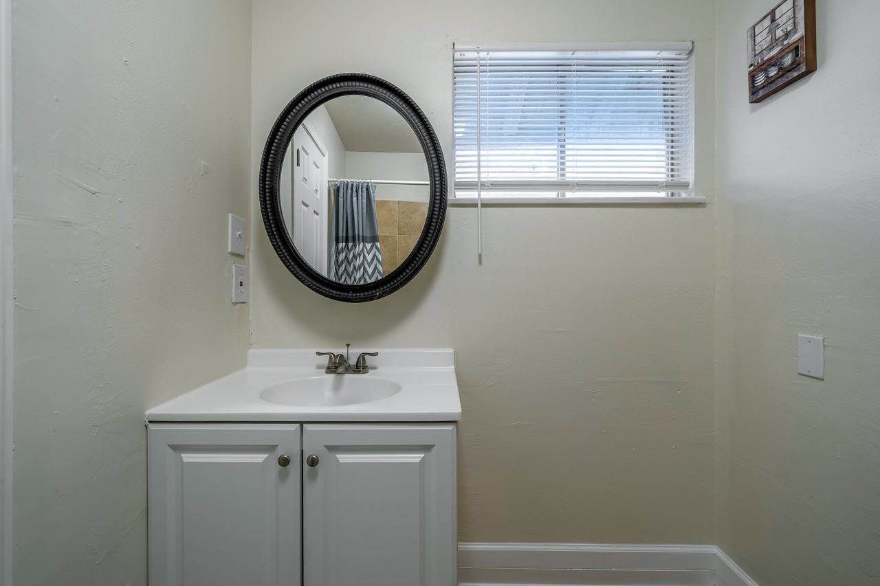 Schevers St - Photo 7 of 24