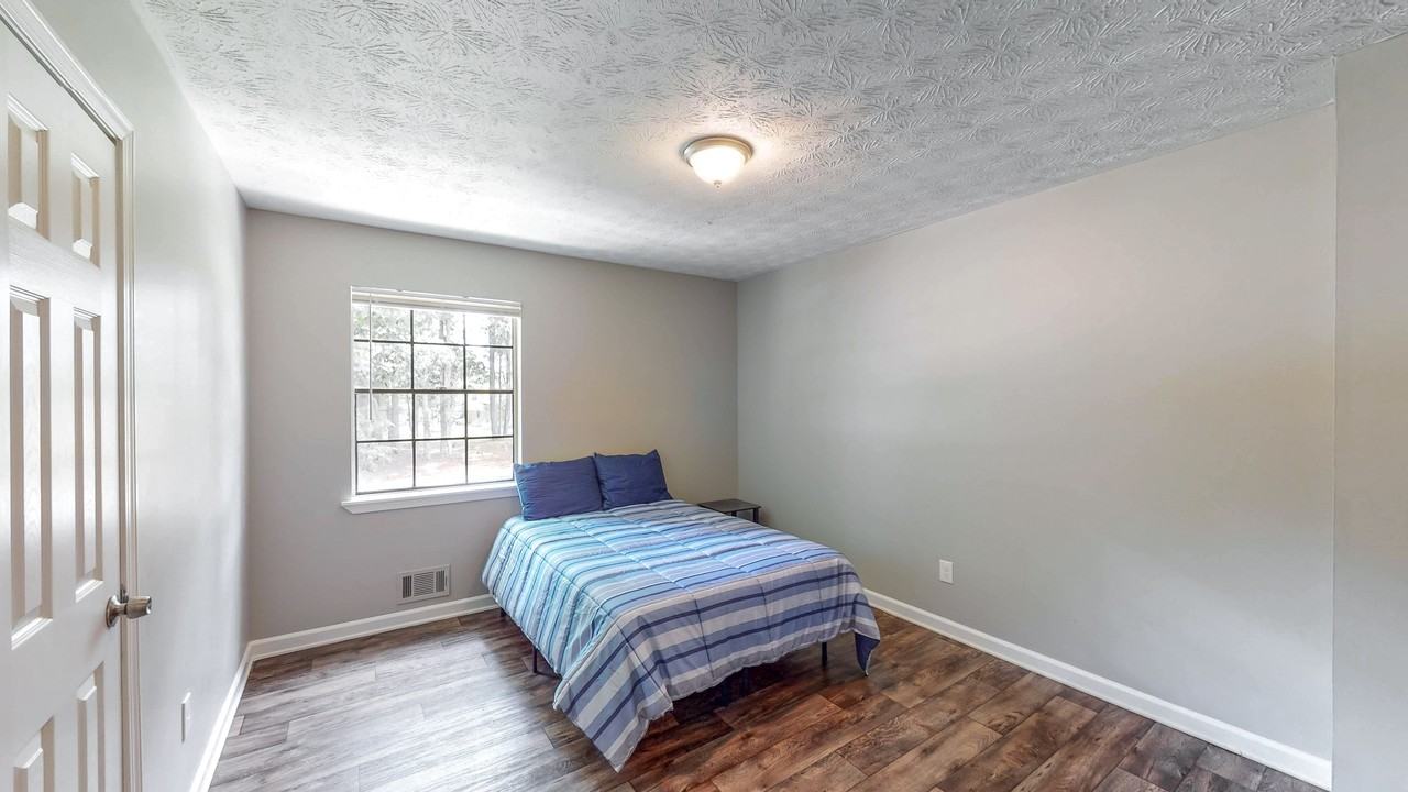 Paul St - Photo 2 of 10