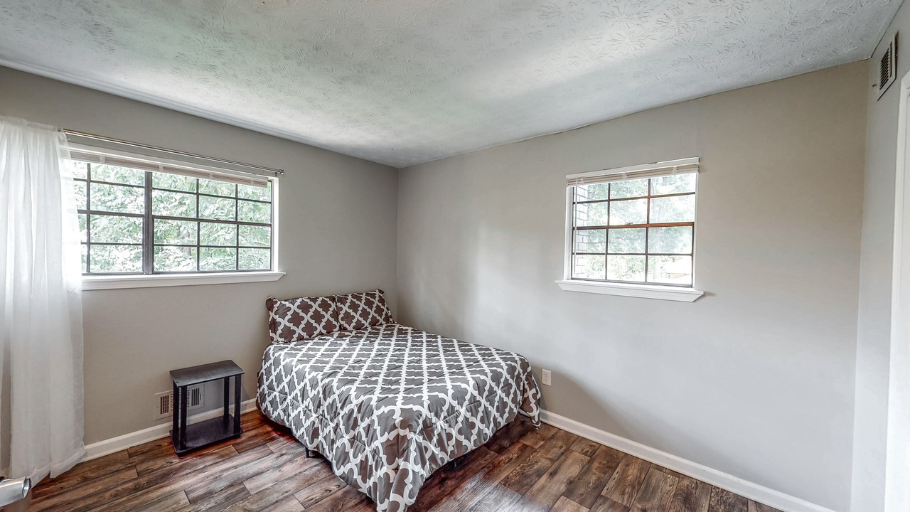 Paul St - Photo 7 of 10