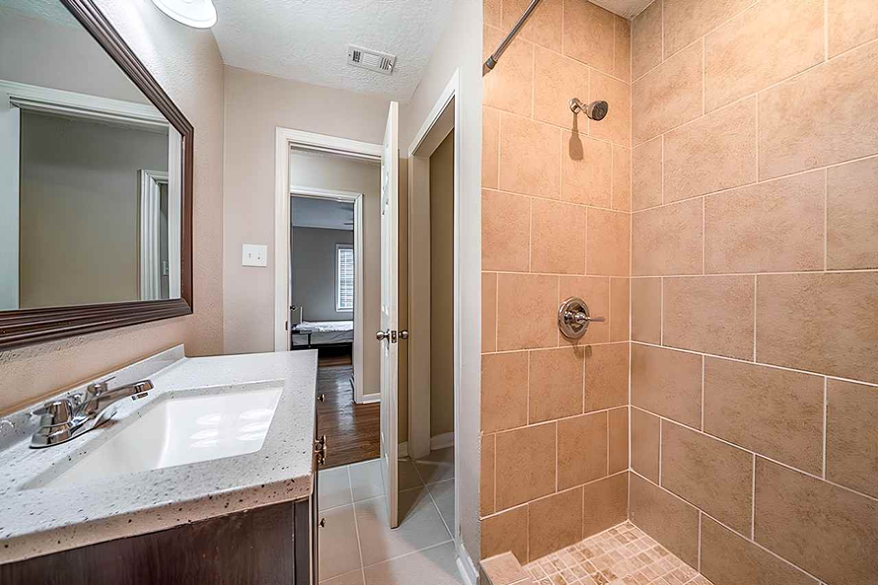 Lancaster Ln - Photo 7 of 12