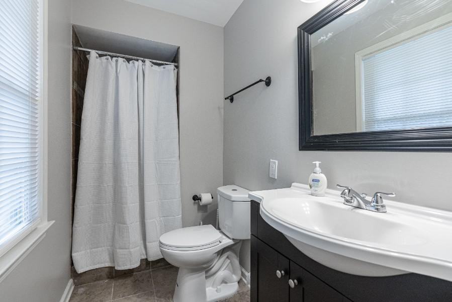 Adamsville Dr Sw - Photo 3 of 7