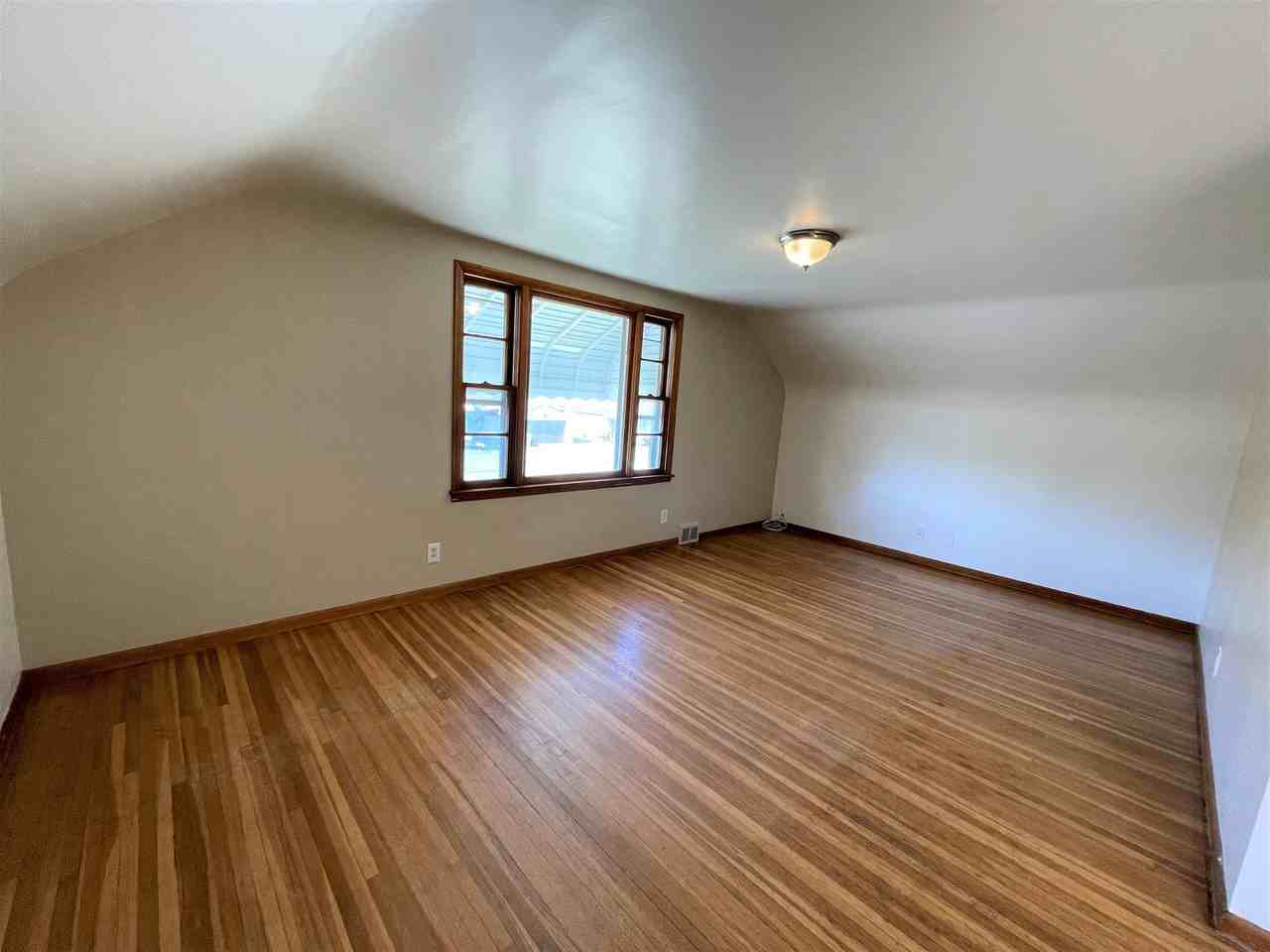 27 Beechwood PlaceUpper - Photo 3 of 29