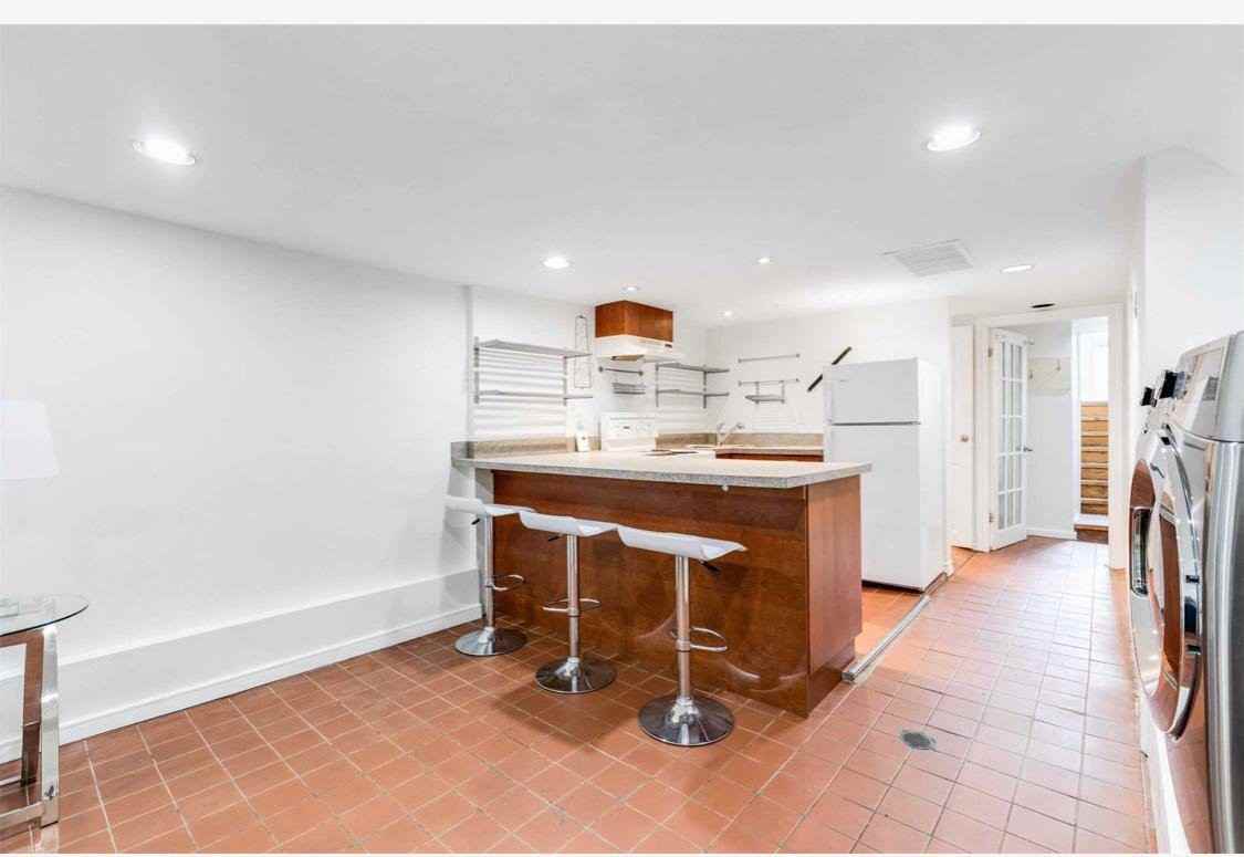 83 Kenneth Avenue - Photo 5 of 6