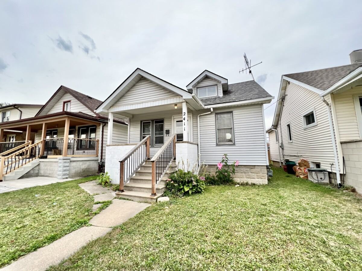 2411 Howard Ave Apartments in South Central, Windsor, ON N8X 3V5 Zumper