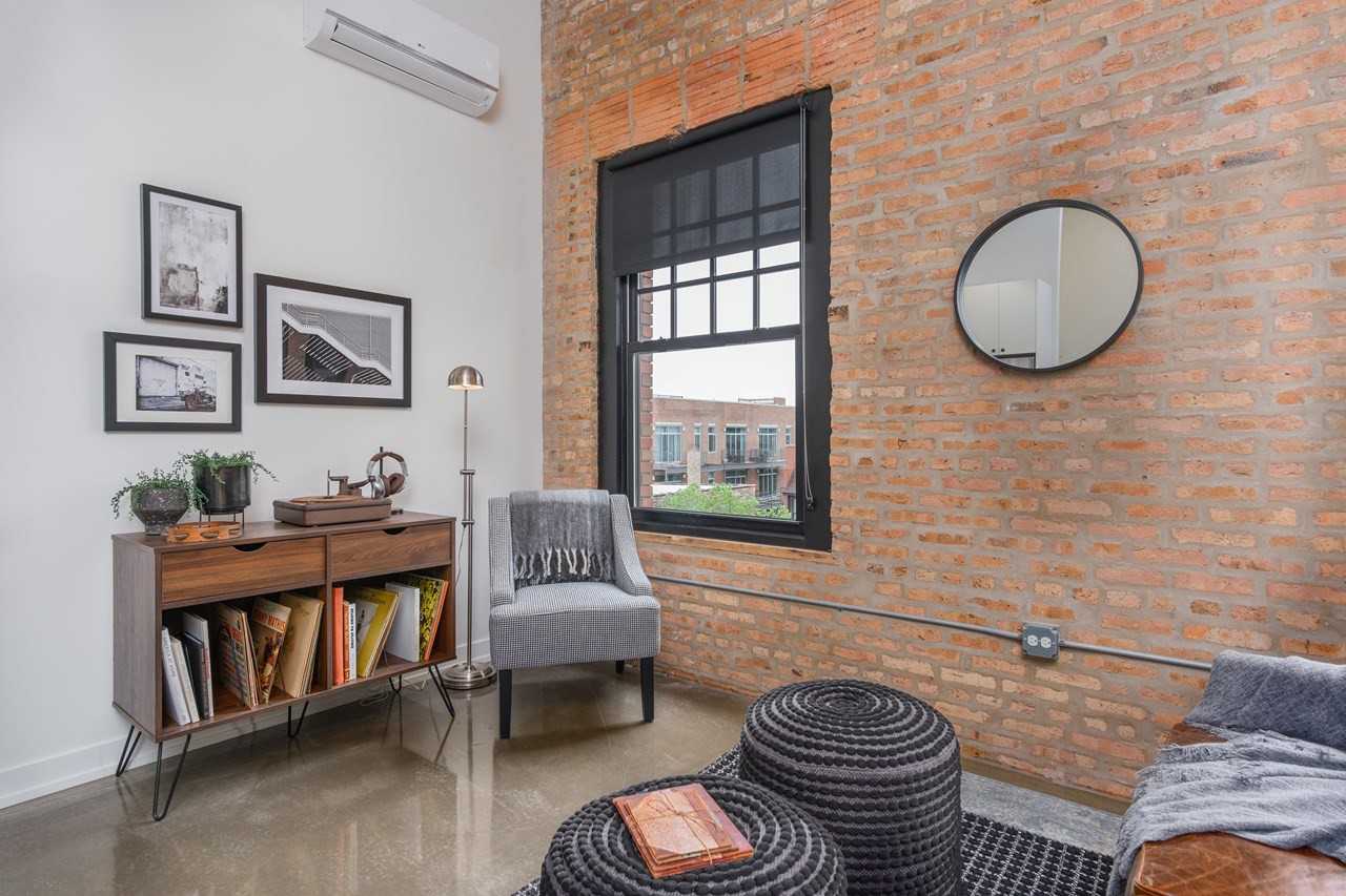 1515 W Monroe St - Photo 2 of 10