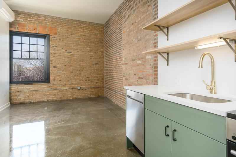 1515 W Monroe St - Photo 4 of 10