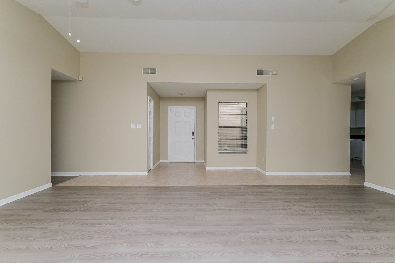 623 Shady Nook Dr - Photo 3 of 17