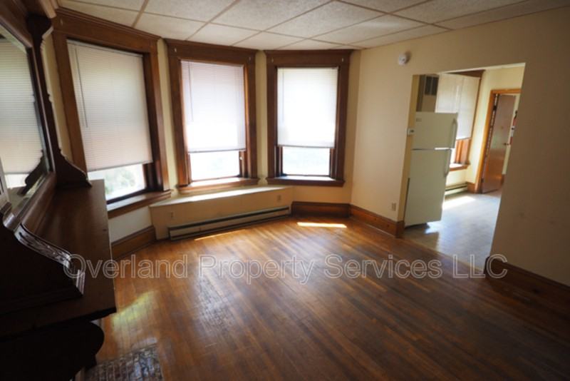 90 N Winooski Ave - Photo 2 of 5