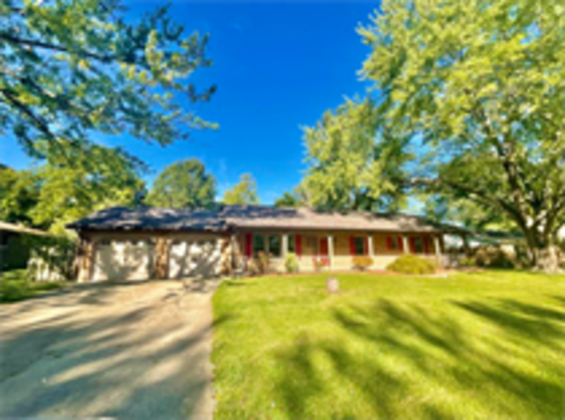 3 Saint Joseph Dr - Photo 2 of 28