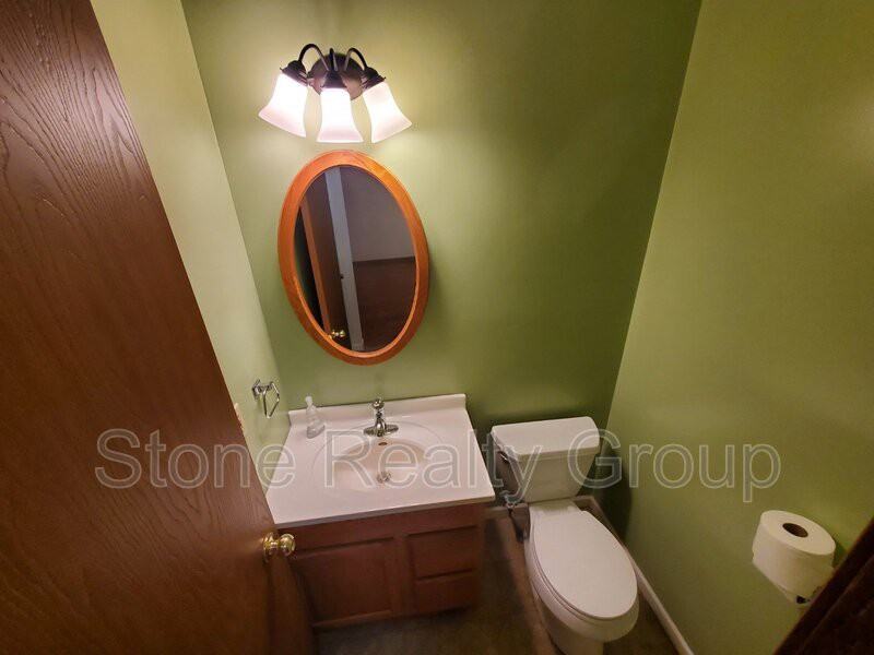 362 White Oak Ln - Photo 5 of 11