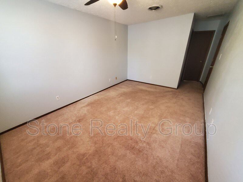 362 White Oak Ln - Photo 6 of 11