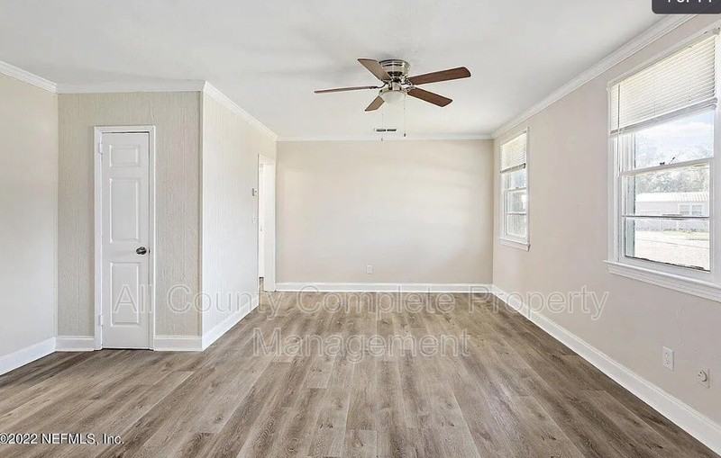 5463 Marcia Cir - Photo 4 of 11