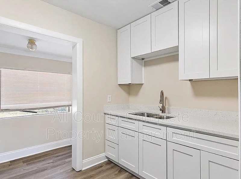 5463 Marcia Cir - Photo 5 of 11