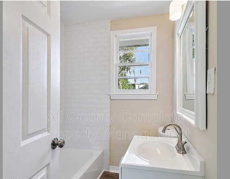 5463 Marcia Cir - Photo 7 of 11