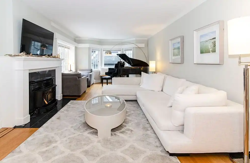 6713 Arbutus Street - Photo 2 of 26