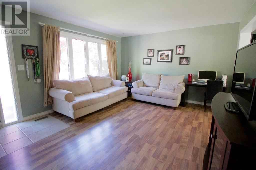 12 Athlone Crt - Photo 2 of 19