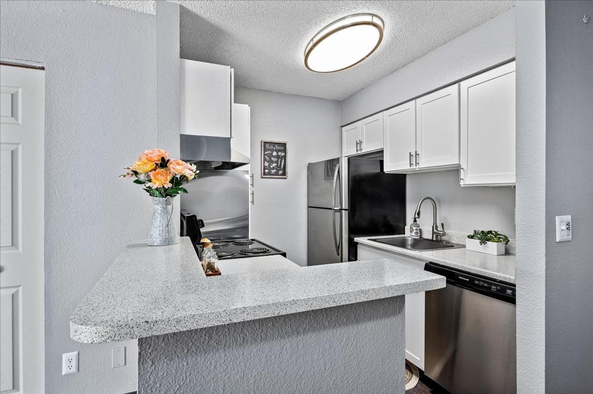 14107 E Kansas Pl - Photo 4 of 25