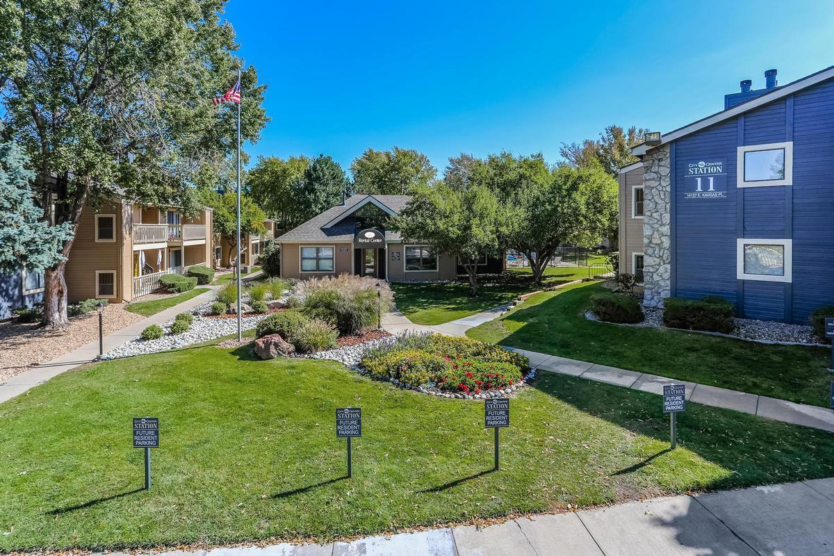 14107 E Kansas Pl - Photo 2 of 25