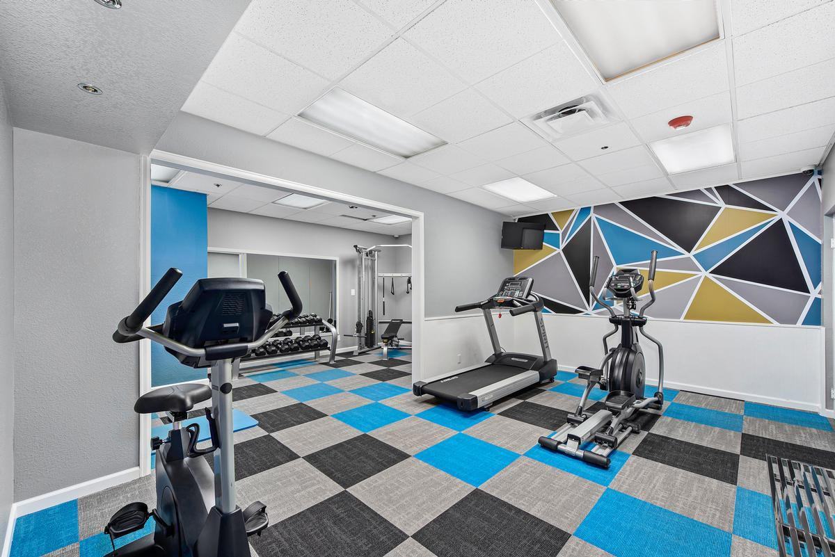 3125 Sinton Rd - Photo 3 of 10