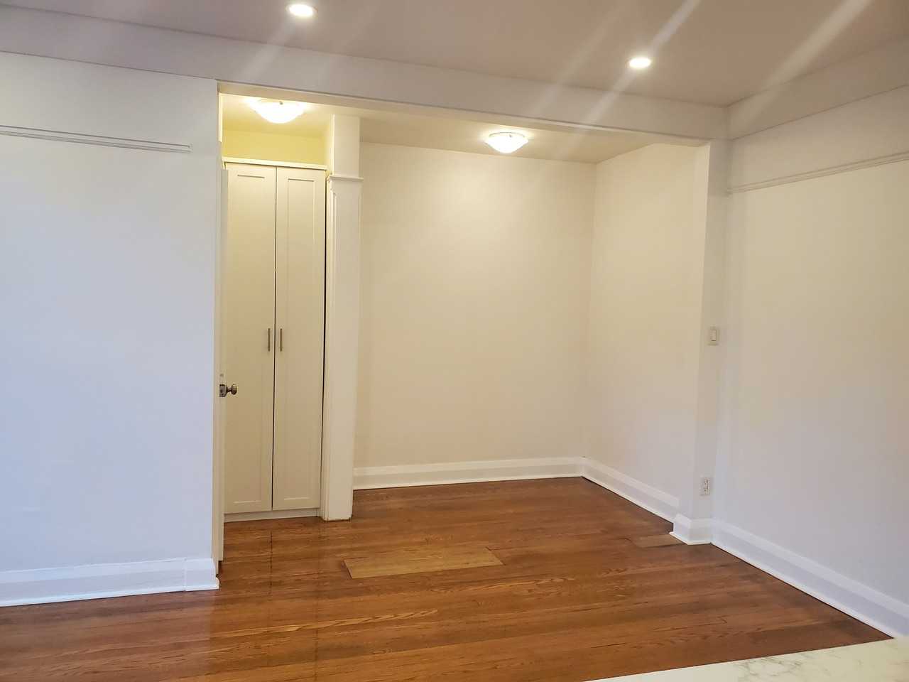 404 Spadina Road #206 - Photo 7 of 10