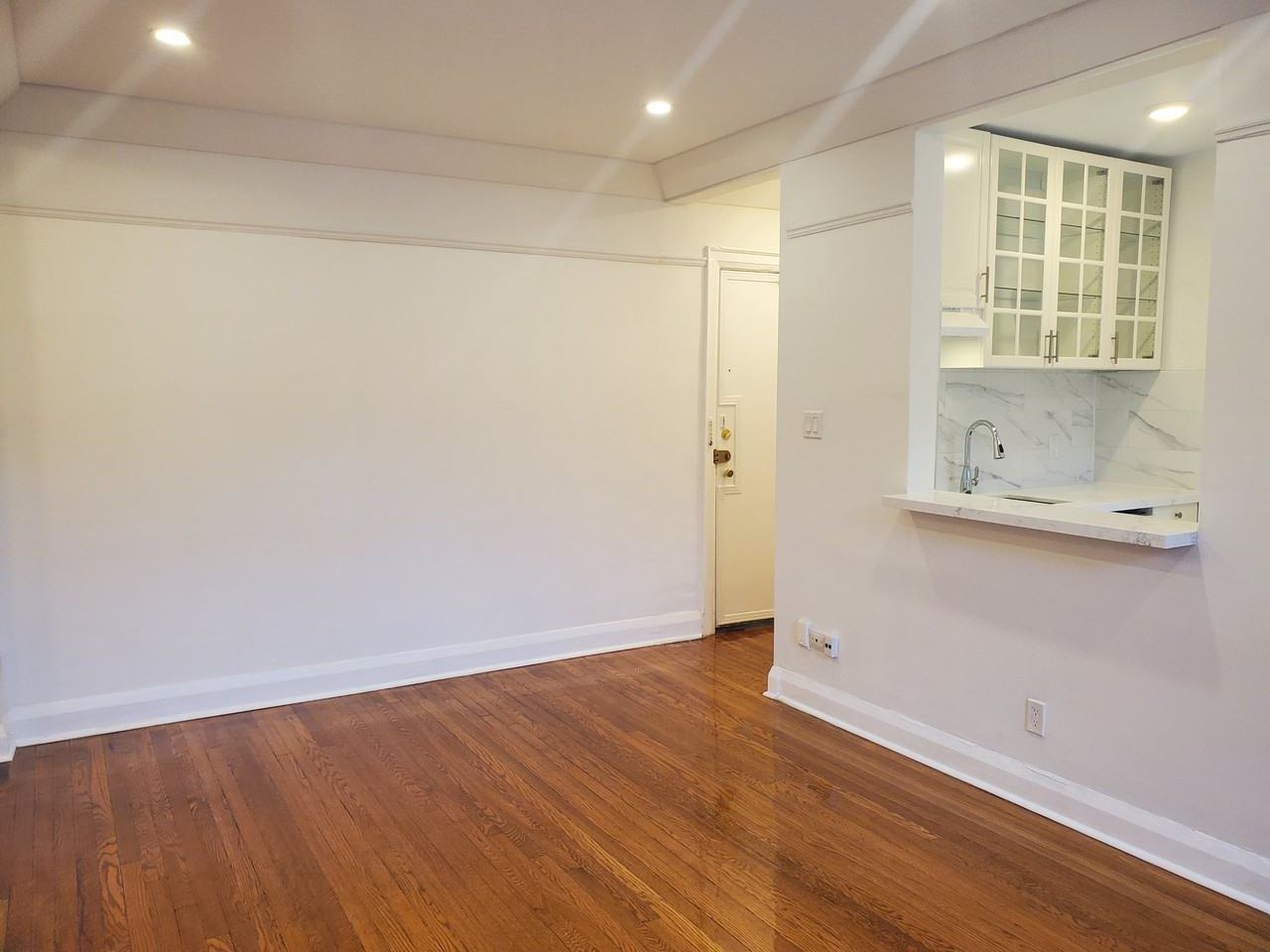 404 Spadina Road #206 - Photo 3 of 10