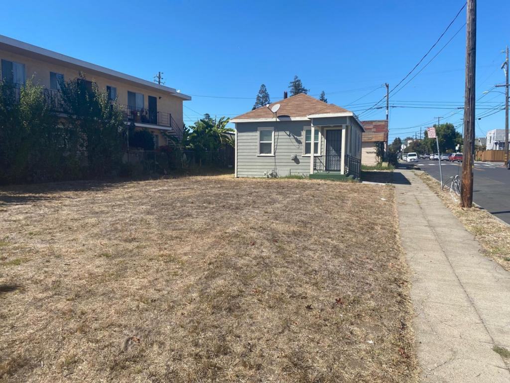 3915 Redding St - Photo 2 of 17