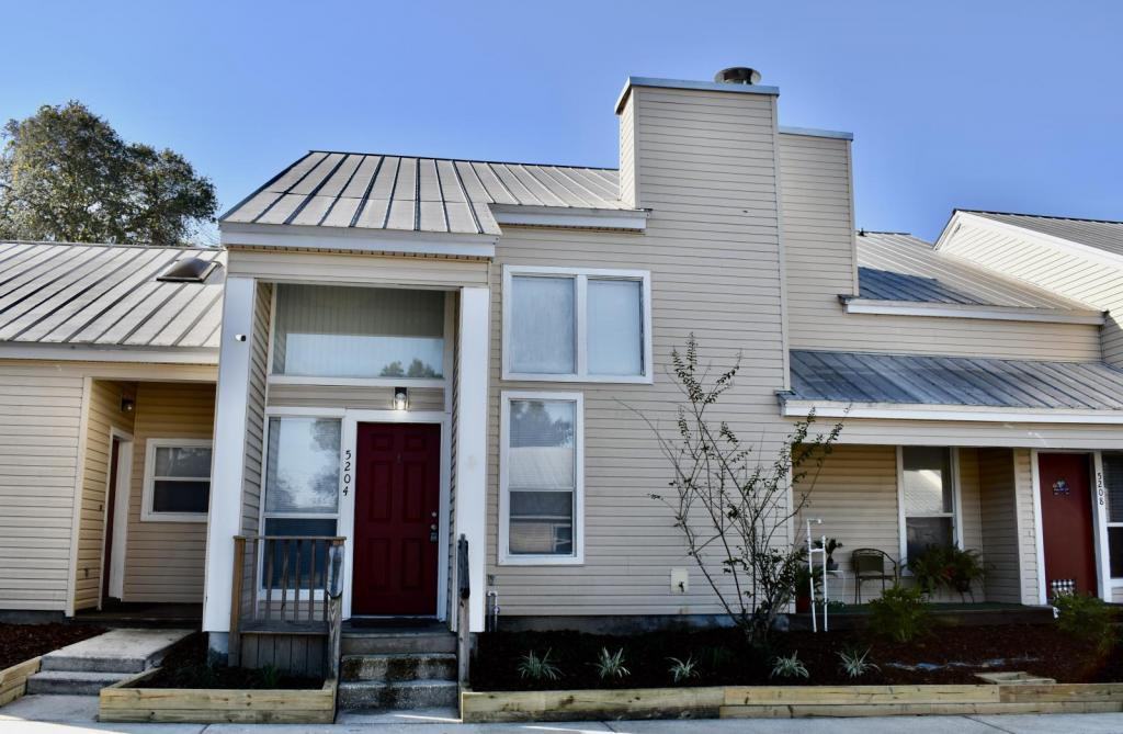 5204 Sw 21st Pl - Photo 2 of 28