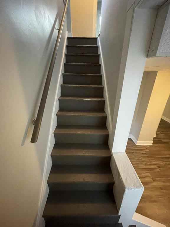 221 N Cherry St - Photo 7 of 11