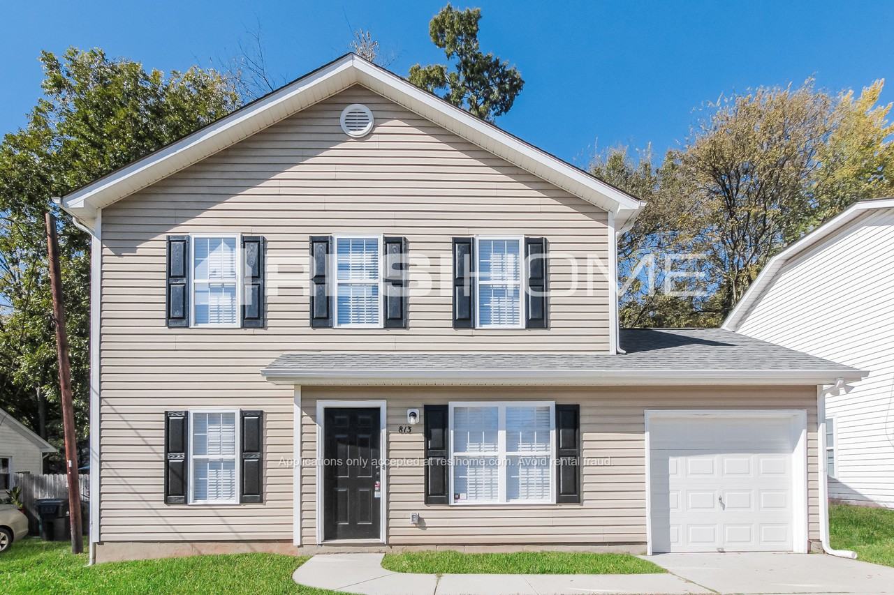 813 Pennsylvania Ave - Photo 3 of 24