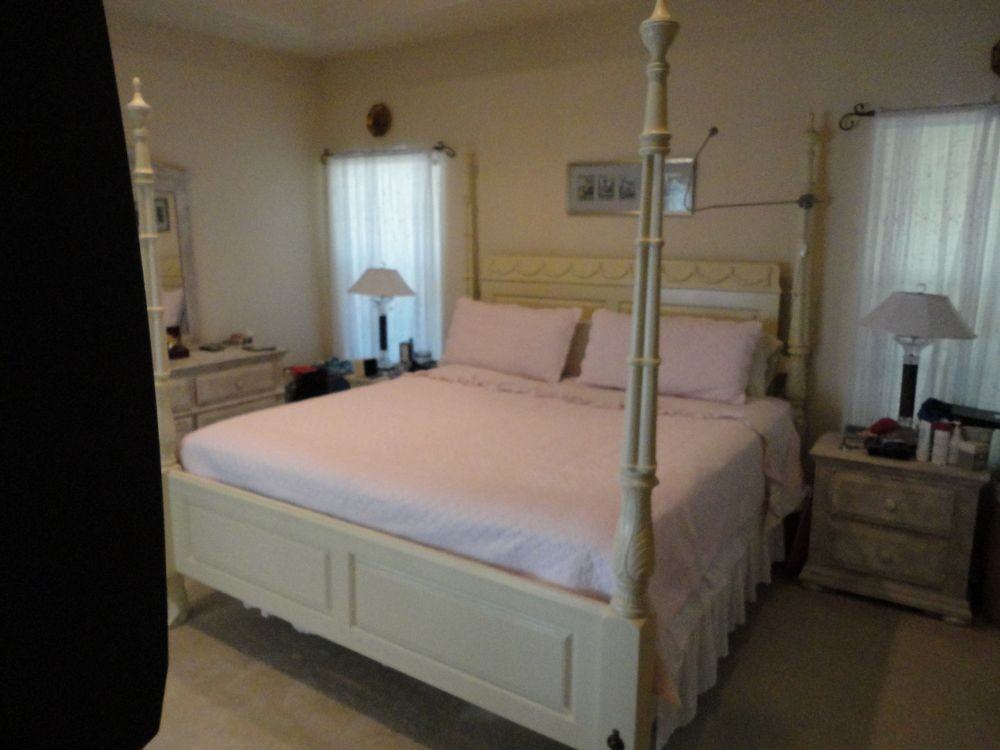 4368 NW 34th Dr - Photo 3 of 5