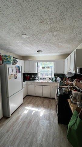 822 Holt Avenue - Photo 3 of 8