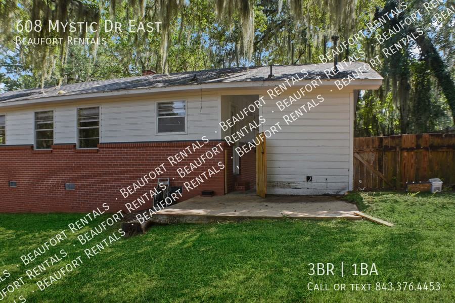 608 Mystic Dr E - Photo 3 of 22