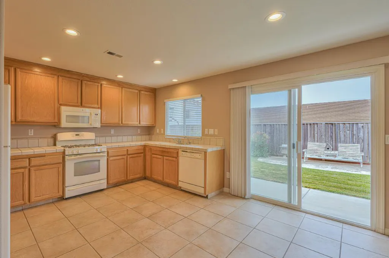 000 Estrella Street - Photo 4 of 4