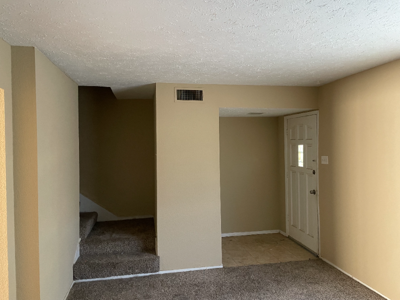 28 W Creek Ln - Photo 4 of 24