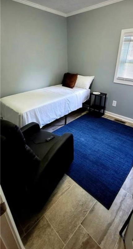 434 Grimsley Rd - Photo 4 of 18