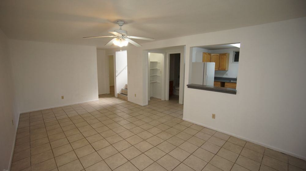 661 Fraser St - Photo 2 of 11