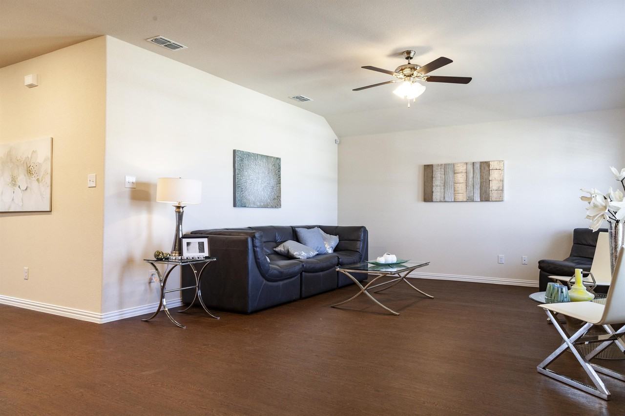 516 Cottonview Dr #1 - Photo 3 of 5