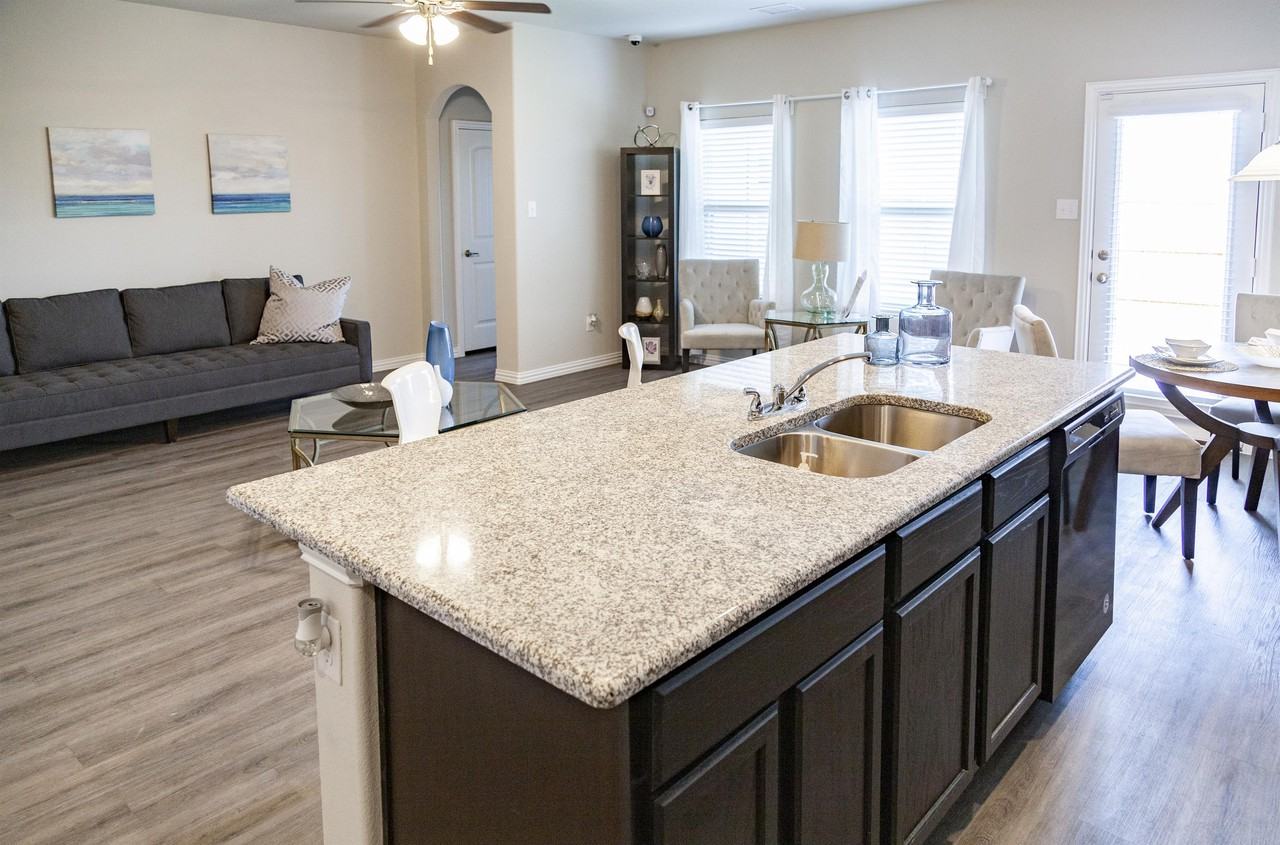 10049 Manzanilla Ave #1 - Photo 3 of 6